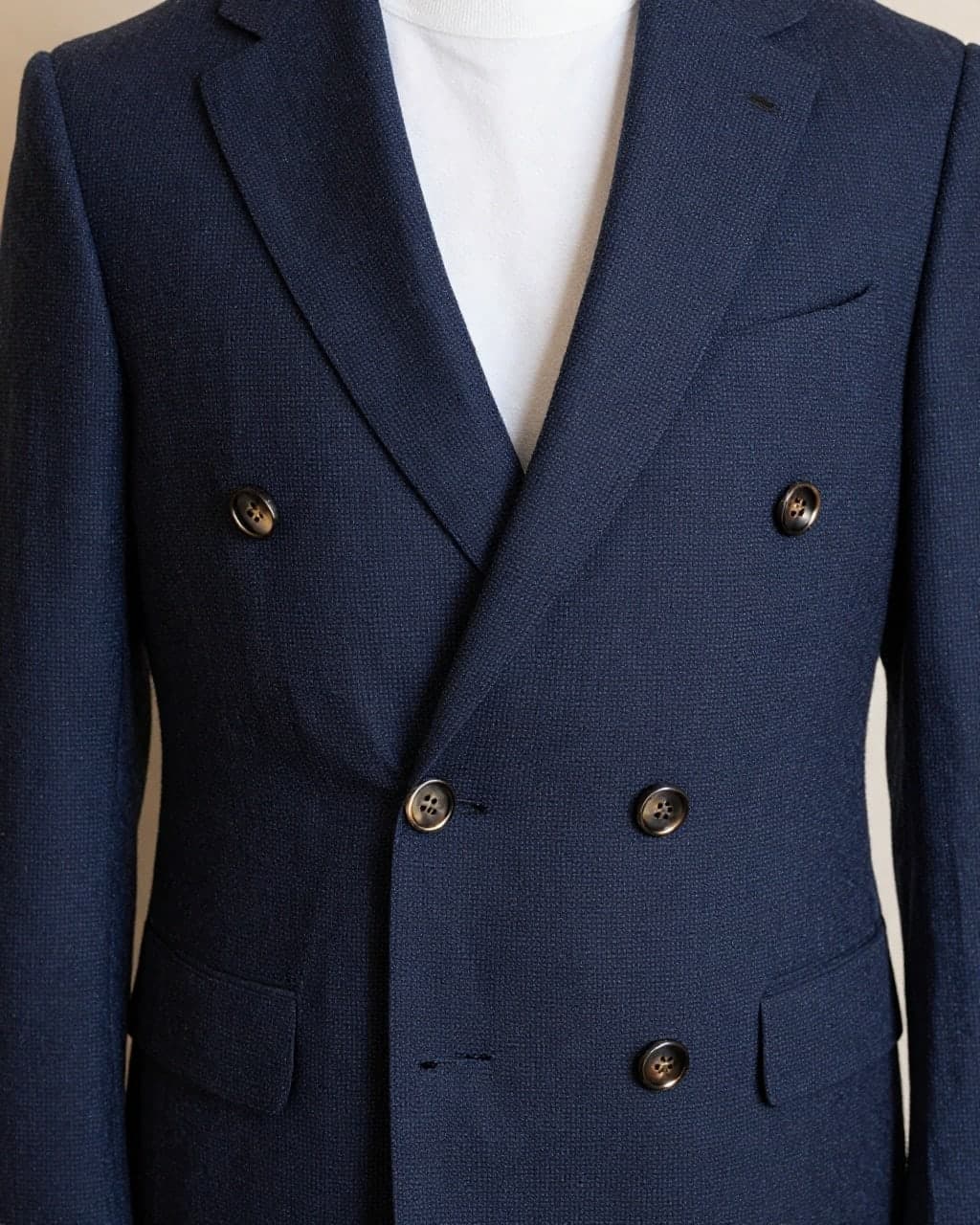 Sivri Yaka Kruvaze Blazer — detay