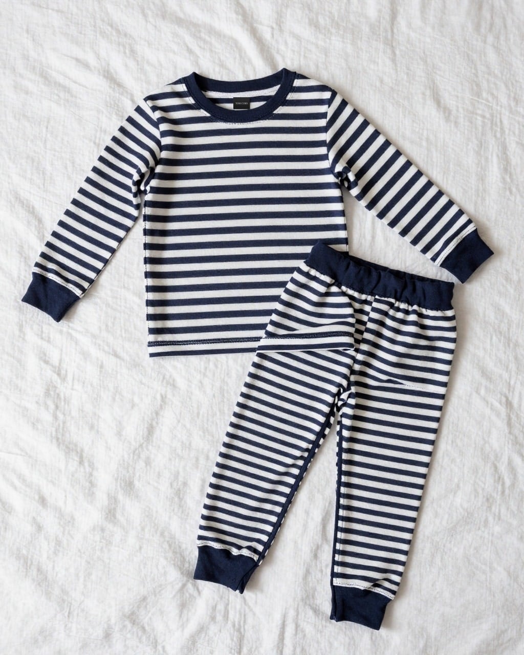 Çocuk Pamuklu Pijama Takımı — serme görünüm