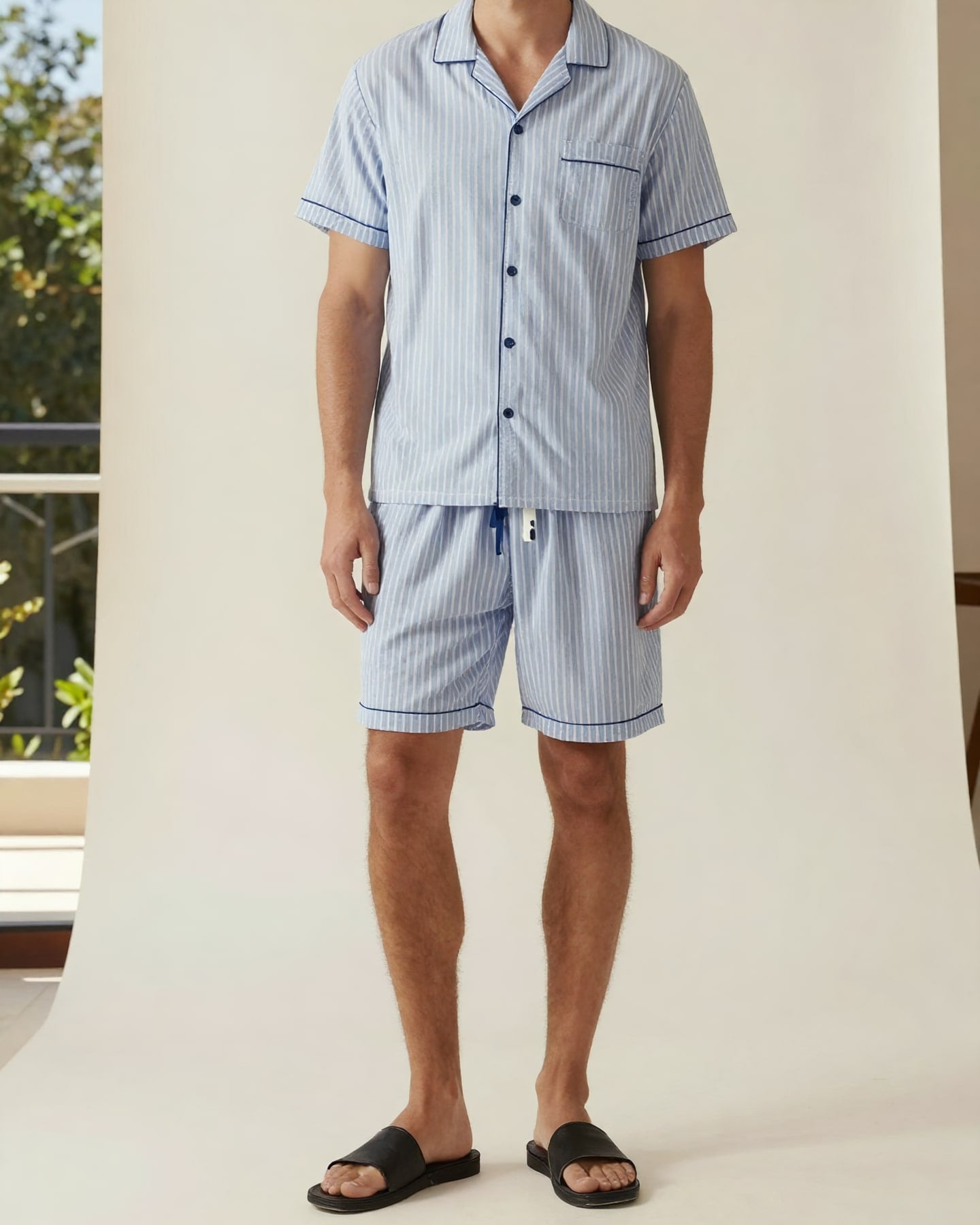 Seersucker Şortlu Pijama Takımı — model üzerinde