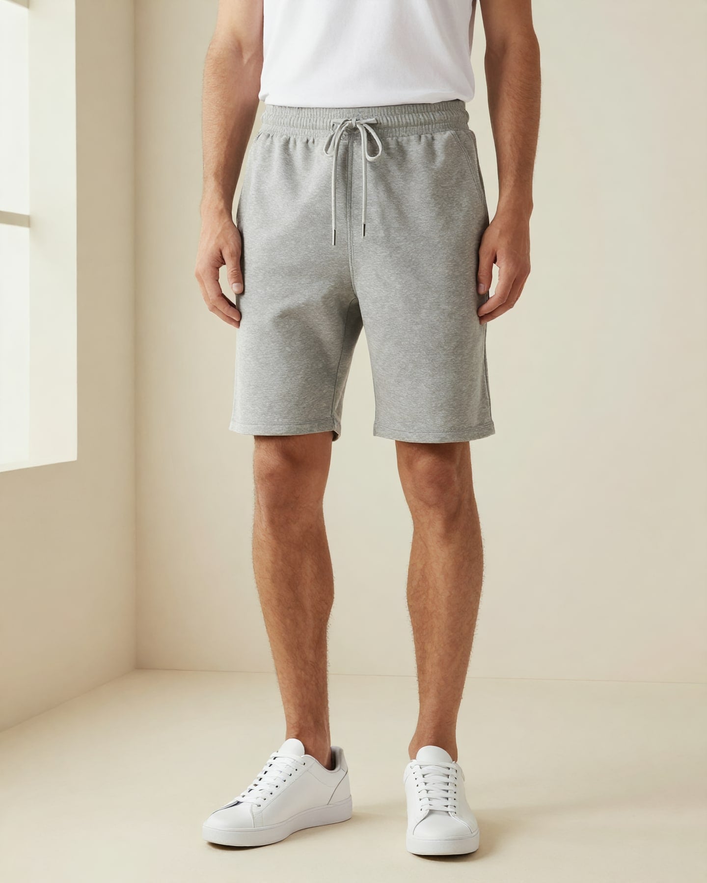 Örme Sweat Şort — model üzerinde